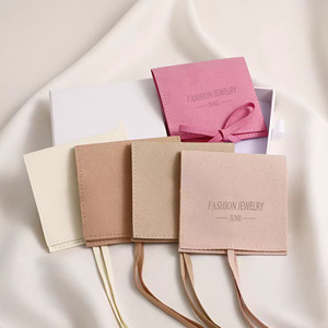 Pochette d'emballage en microfibre de luxe personnalisée avec logo imprimé pour la présentation de bijoux en gros - Product Image 1