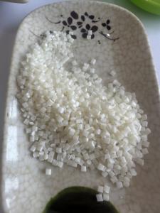 Granulés de plastique EVA de haute qualité 18% 28% pour le moulage de pantoufles et de chaussures <span class=keywords><strong>Crocs</strong></span>, matériau en mousse EVA durable - Product Image 3