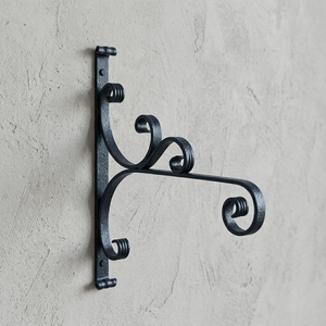 Support mural simple face en fer forgé pour plantes avec revêtement en poudre noire - Product Image 3