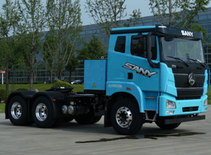 รถบรรทุกหัวลากดีเซล 6x4 รุ่น HGC42503SWSEV3 เกียร์อัตโนมัติ พวงมาลัยซ้าย รับน้ำหนักได้มากกว่า 50 ตัน ใหม่ ยูโร 5 สำหรับขนส่งโลจิสติกส์ - Product Image 1