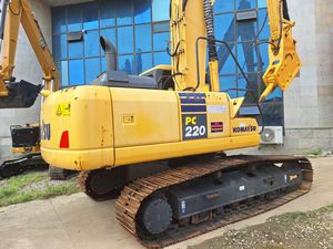 Excavatrice sur chenilles hydraulique Komatsu PC220-7 d'occasion de haute qualité, moteur en bon état, à vendre - Product Image 2