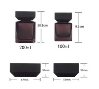 Bouteille en verre transparente carrée de 100ml de forme plate avec joint de pulvérisateur de pompe pour les utilisations de bouteille de vin de diffuseur d'huile essentielle d'aromathérapie