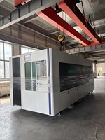 Équipement laser CNC BLFD4020 à grande vitesse entièrement fermé avec table de travail à échange automatique pour la découpe de tôles en acier inoxydable et en acier au carbone