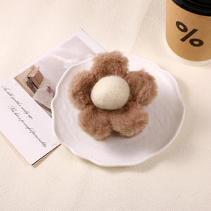 Nouvelle pince à cheveux en peluche fleurie 8cm, accessoire de mode mignon pour femmes, automne-hiver - Product Image 2