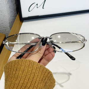 Nuevas Gafas de Sol sin Marco para Mujer, Metal Negro, Lentes de PC con Protección UV400, Moda Y2K, Protección Solar para Verano, Atuendos de Viaje - Product Image 2