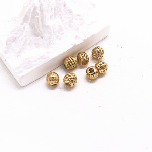 Cuentas Metálicas al por Mayor Yunnique, Diseño de Copo de Nieve en Forma de Corazón Hueco, de Acero Inoxidable con Baño de Oro, 8mm, para Fabricación de Joyería - Product Image 3