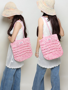 Bolso tote tejido a crochet rosa, hecho a mano, estilo bohemio, de verano, para la playa, con parte superior abierta, bolso de mujer, bolso de paja tejido a la moda. - Product Image 4