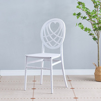 Vente en gros de chaises de mariage Chiavari en résine plastique dorée pour hôtel événement commercial à vendre