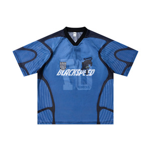 Nuevo conjunto de fútbol con estampado digital y cuello en V para verano 2026, con camiseta de manga corta transpirable y diseño calado para parejas - Product Image 2