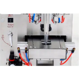 Machine d'emballage pneumatique de remplissage quantitatif de liquide pur à 3 côtés pour le vinaigre eau huile comestible jus shampooing miel thé - Product Image 6