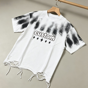 Camiseta Blanca Tie Dye Personalizada para Hombre, Manga Corta, con Dobladillo Desgarrado y Estampado Frontal, Cuello Redondo, Estilo Urbano, Corte Holgado - Product Image 1