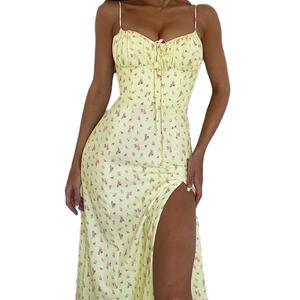 Vestido Midi Bohemio con Estampado Floral y Tirantes Finos para Mujer, con Abertura en el Muslo y Detalles Fruncidos, Ideal para el Verano - Product Image 1