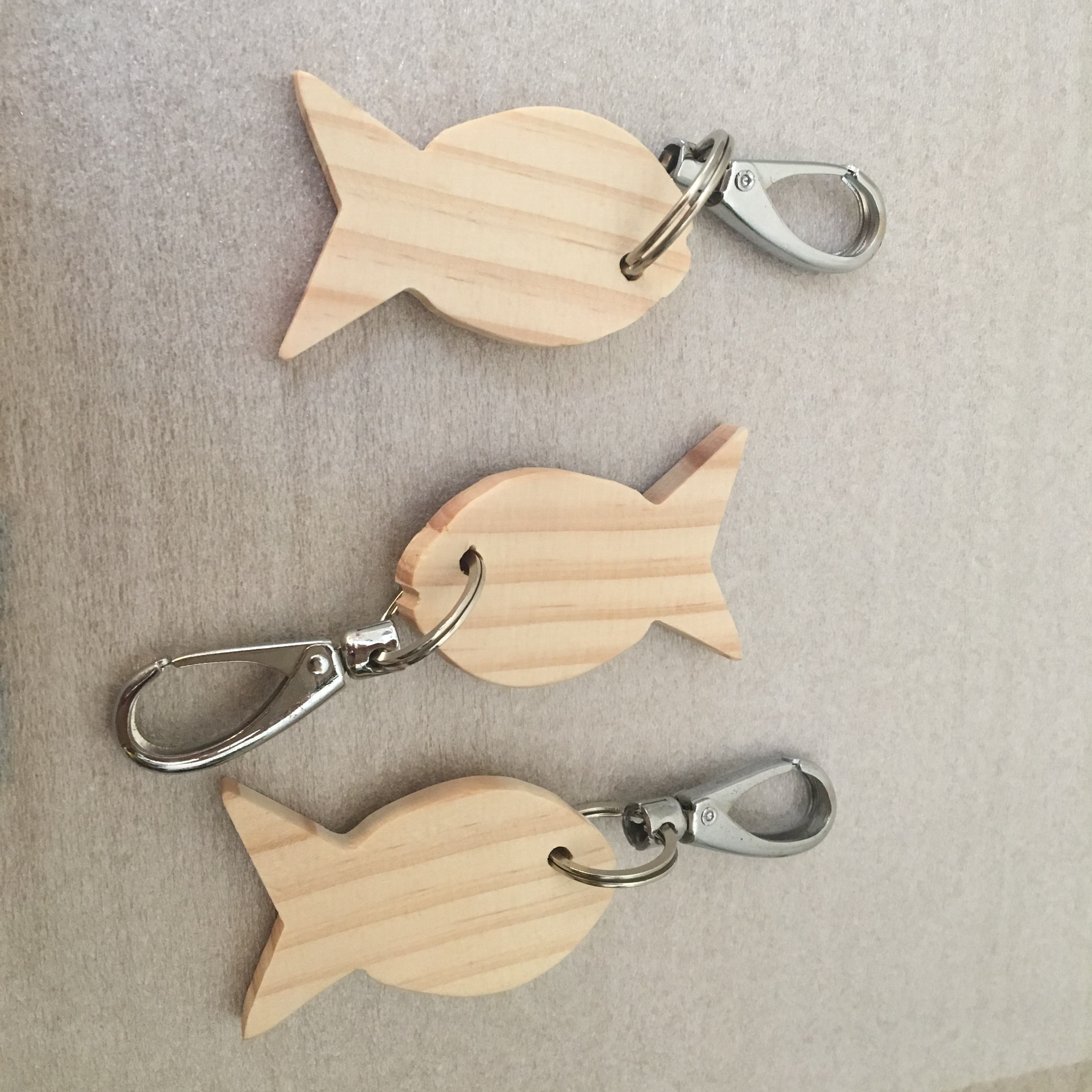 Couleur naturelle du bois de pin ponçage