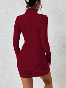 Robe pull moulante mini en maille côtelée <span class=keywords><strong>bordeaux</strong></span> à col roulé et manches longues pour femme 2026 – Style automne-hiver ajusté en polyester pour soirée - Product Image 2