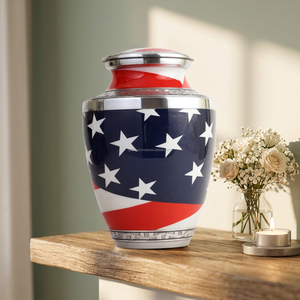 Urna de Aluminio con Bandera Americana para Cenizas Humanas, Fabricante Directo, Urna Grande para Adultos con Capacidad para 200 Pulgadas Cúbicas - Product Image 2