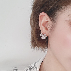 Orecchini a Forma di Quadrifoglio per Donne, Accessori di Moda Floreali per Uso Quotidiano - Product Image 5