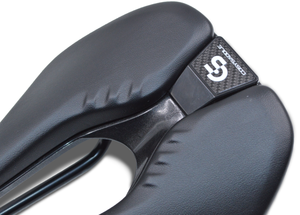 Noir creux vtt siège <span class=keywords><strong>de</strong></span> vélo vélo <span class=keywords><strong>de</strong></span> route cr-mo Raol Nylon Fiber siège <span class=keywords><strong>de</strong></span> vélo <span class=keywords><strong>ergonomique</strong></span> doux coussin <span class=keywords><strong>de</strong></span> vélo <span class=keywords><strong>pour</strong></span> hommes et femmes - Product Image 5