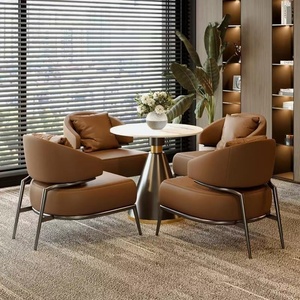 Ensemble table et chaises de luxe léger : salon d'hôtel/bureau de vente (table d'appoint ronde, table basse, fauteuil) - Product Image 1