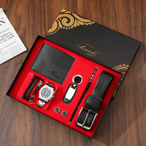 Set Regalo da <span class=keywords><strong>Uomo</strong></span> in Pelle Ecologica <span class=keywords><strong>di</strong></span> Lusso Leggero con Cintura, Portafoglio, Occhiali da Sole e Orologio - Regalo Promozionale Natalizio - Product Image 5