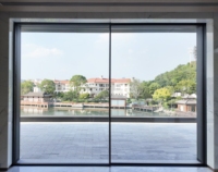 Porte coulissante en verre pour balcon, extérieure, de taille king size, avec cadre en aluminium, résistante au vent, imperméable et facile à nettoyer, pour appartement, villa, hôtel, salle de sport