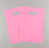 Sac en plastique avec poignée découpée à l'emporte-pièce blanc rose noir bleu sacs de marchandises en plastique
