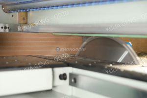 Scie à faisceau haute vitesse avec système de collecte des poussières intégré pour des espaces de travail propres en <span class=keywords><strong>France</strong></span> - Product Image 4