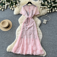 Robe midi élégante d'été à manches courtes en dentelle et strass à taille haute pour femmes