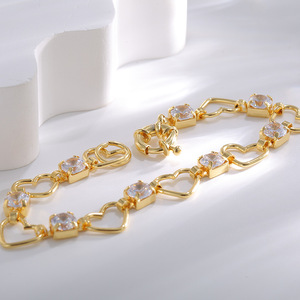 Bracelet unisexe tendance en laiton plaqué or PVD 18 carats, motif flocon de neige, avec zircon et chaîne cœur perlée, serti griffe, style Bohème - Product Image 4