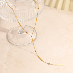 SUMMLY Collana Minimalista con Linee Geometriche Eleganti, Impermeabile, Placcata in <span class=keywords><strong>Oro</strong></span> 18K, in Acciaio Inossidabile, Gioielli alla Moda - Product Image 2