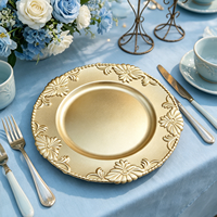 Assiettes de présentation dorées élégantes Wojia 13 pouces, motif floral en relief, bord perlé, en plastique thermolaqué pour mariage, hôtel, événementiel