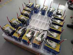 Stock européen Batterie LiFePo4 12v 100ah 200ah Batterie lithium-ion Haute capacité et polyvalente Large application pour le stockage d'énergie des véhicules récréatifs - Product Image 5