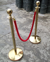Poteau de poteaux de barrière d'or VIP de haute qualité avec corde rouge