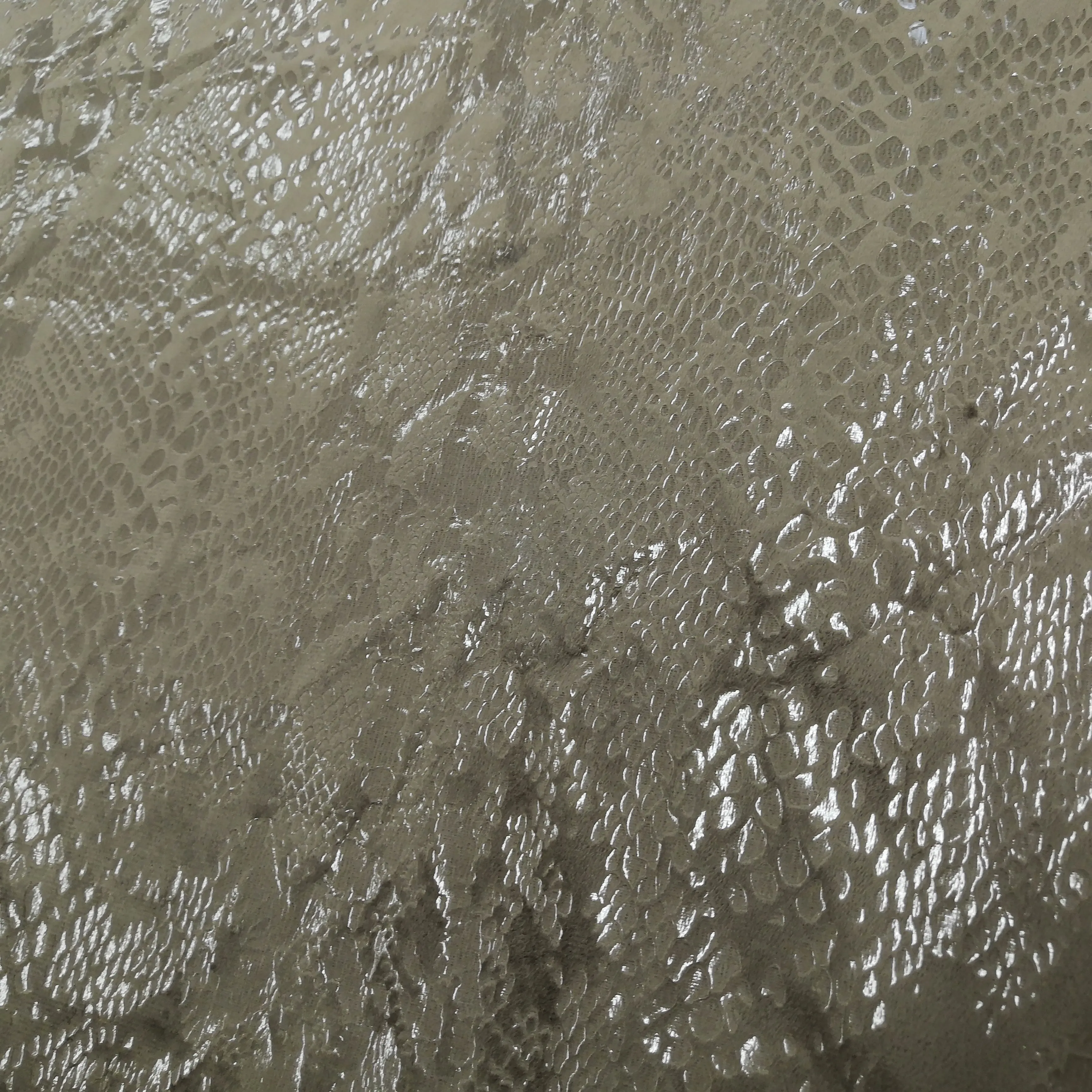 Shaoxing textile supplier snake skin pattern gliding polyester knitted fleece fabric for sofa cover
