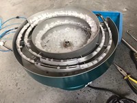 Alimentateur vibrant à ressort personnalisé avec PLC et moteur, neuf, garantie 1 an, alimentateur vibrant circulaire