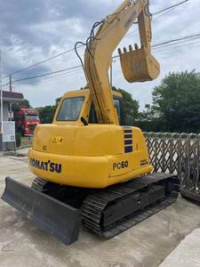 Mini-excavatrice d'occasion KOMATSU PC60 PC70, 6 tonnes, 7 tonnes, hydraulique, sur chenilles, d'origine japonaise, bon état, faible nombre d'heures, prix avantageux, en vente - Product Image 3