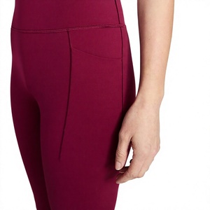 OEM Made Women's High Rise Capri Leggings Fitness Leggings Summer Quick Dry Breathable Polyester Elastane Plus Size with Pockets - Product Image 6