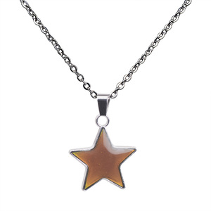 Collar de Acero Inoxidable Chapado en Rodio de Alta Calidad con Colgante de Estrella Epoxi, Personalizable con Logotipo, Nombre o Frase como 'Te Amo' - Product Image 4