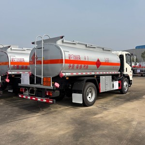 Camión Cisterna HOWO 4x2 de 10000L para Transporte de Líquidos Peligrosos con Bomba de Combustible y Medidor - Product Image 3
