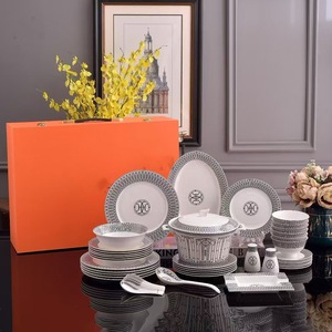 Meilleures ventes : Service de table en céramique de luxe européen 58 pièces, personnalisable, avec bordure dorée et motifs floraux, bols et assiettes en porcelaine pour hôtels et restaurants - Product Image 3