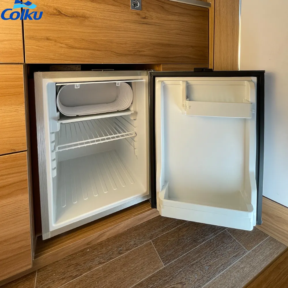 바다 배 부속품 40L 50L 냉장고 냉장고 배 요트 Rv Campervan 압축기 냉장고에서 건축하는