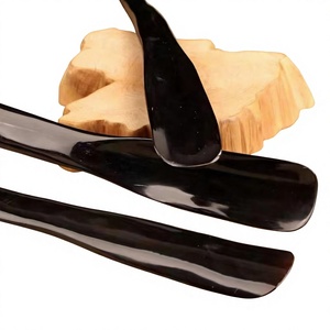 Calzador de Cuerno de Búfalo Hecho a Mano, Moderno, de Forma Natural, Ecológico, Duradero, Coleccionable, para Uso en el Hogar o como Regalo, AZ ENTERPRISES Uttar - Product Image 1