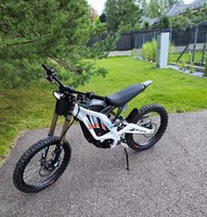 Moto électrique tout-terrain 2026 authentique homologuée pour la route Sur Ron Light Bee X 10000W 72V – Moto électrique Surron LBX E Dirt Bike