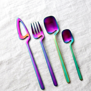 Ensemble de couverts à manche violet brillant, vaisselle unique en acier inoxydable, articles de table élégants pour la salle à manger moderne, la cuisine et les événements spéciaux - Product Image 1