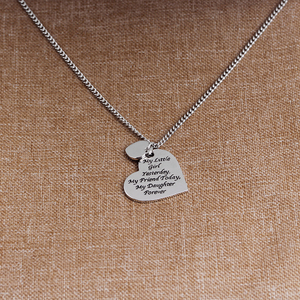Collar ZRM Fashion con Forma de Corazón de Aleación de Zinc, Estilo Europeo-Americano, con la Frase '<span class=keywords><strong>Mi</strong></span> Pequeña Niña Ayer, <span class=keywords><strong>Mi</strong></span> Amiga Hoy, <span class=keywords><strong>Mi</strong></span> Hija Para Siempre' - Product Image 2