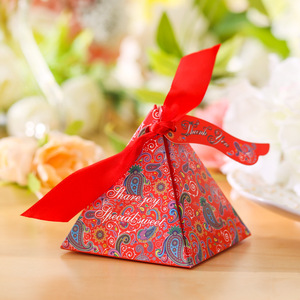 Hình tam giác cho rừng phong cách ủng hộ đám cưới Kẹo hộp sáng tạo bao bì giấy với dập cho Quà tặng đám cưới và nến - Product Image 1