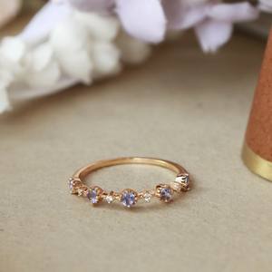 Bague en tungstène plaquée or, style féerique, élégante et polyvalente, ornée de zircon violet et de petits diamants, design doux et luxueux - Product Image 1