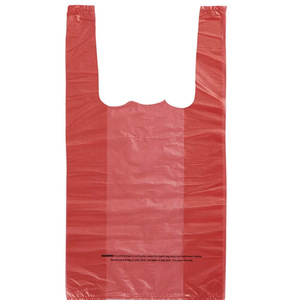 Borsa Shopping Monouso Rosa a Forma di T-shirt in HDPE con Stampa Verde Serigrafica e Chiusura Termosaldata - Product Image 4