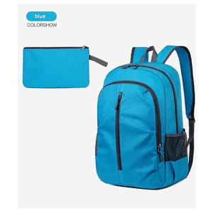 Sac à dos de randonnée unisexe léger, imperméable, tendance, portable, avec doublure en polyester et fermeture éclair - Product Image 4