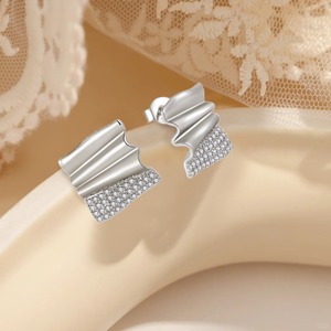 Pendientes <span class=keywords><strong>de</strong></span> tuerca <span class=keywords><strong>de</strong></span> onda plateados elegantes para mujer con piedras Pavé CZ Joyas geométricas para uso diario Fiestas <span class=keywords><strong>de</strong></span> aniversarios - Product Image 2