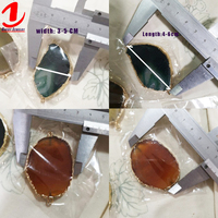 Vente en gros, Offre Spéciale : Tranches de cristal de quartz géode naturel, Tranches d'agate noire et bleue, Tranches colorées à bord doré, Écologique Oneby ZZ0070002
